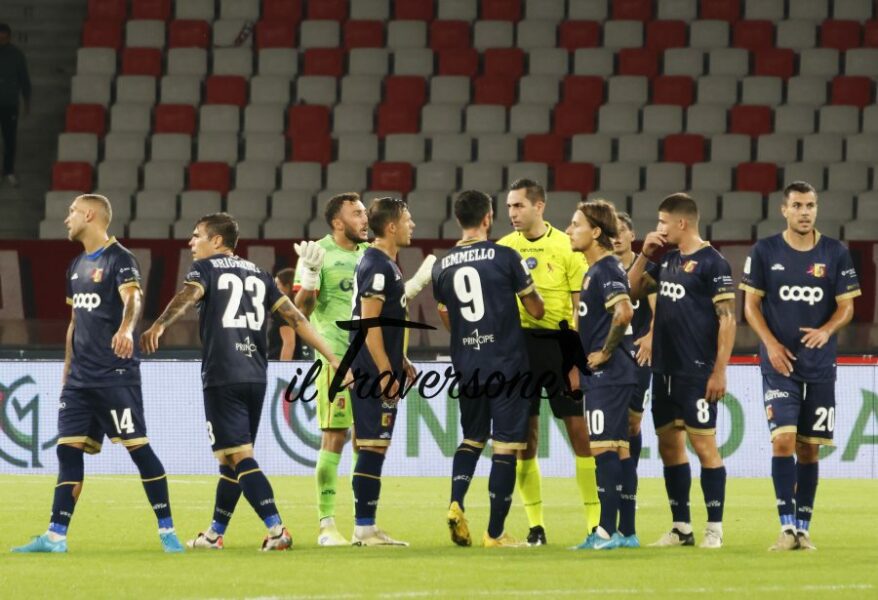 Arbitro Colombo e Iemmello